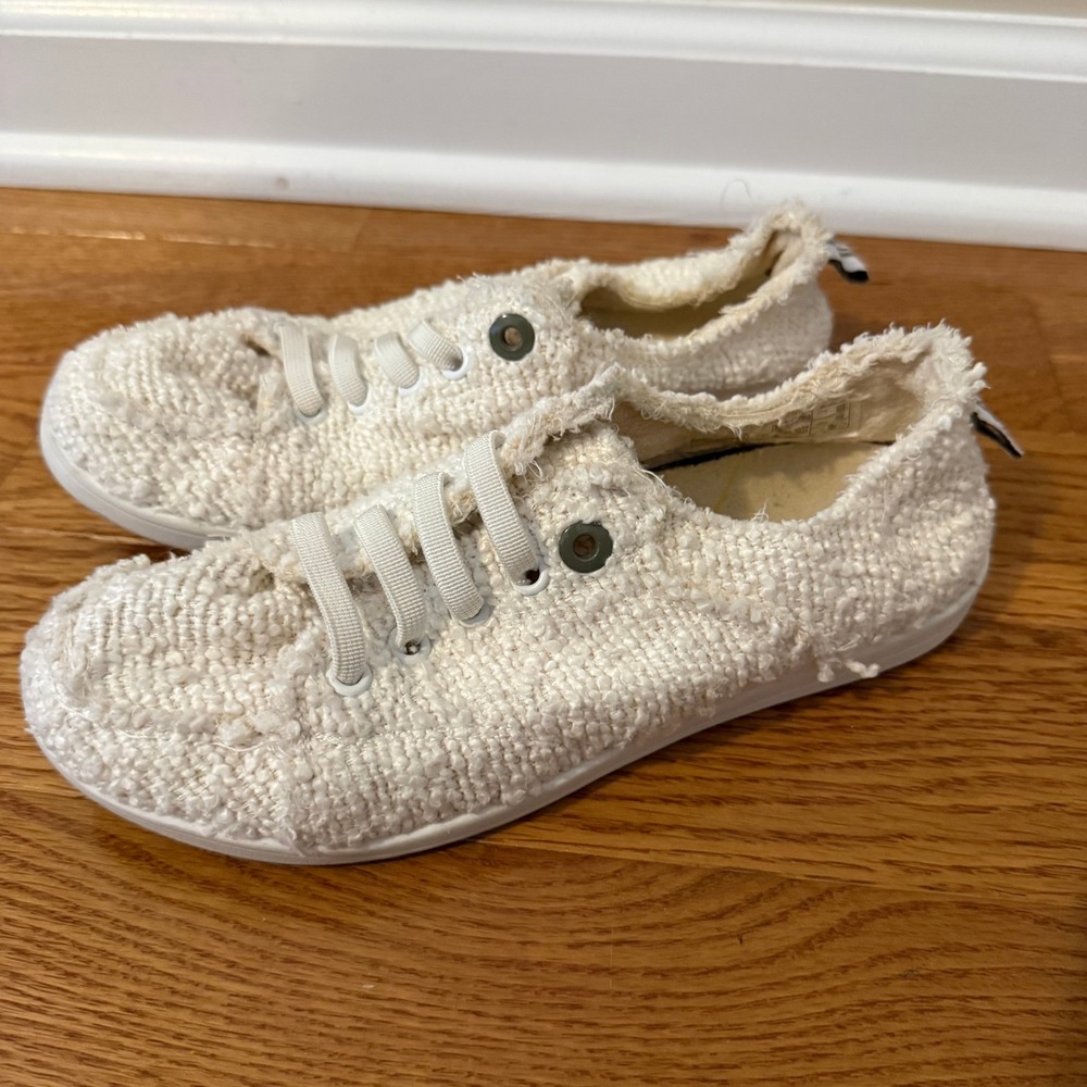 Vionic Beach Pismo Cream Canvas Frayed Slip On Sneakers Womens 6